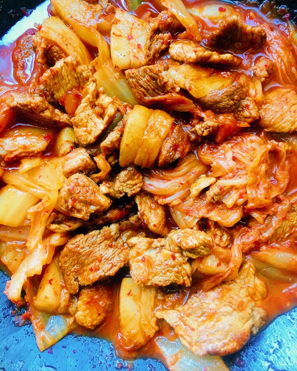 辣白菜炒五花肉