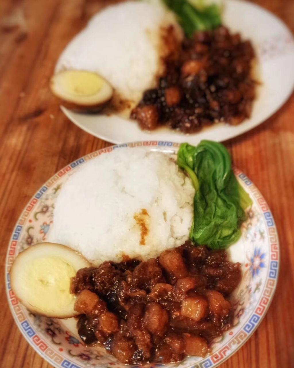 洋葱酥卤肉饭