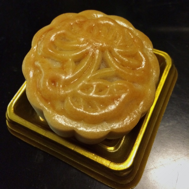 广式月饼—蛋黄莲蓉月饼