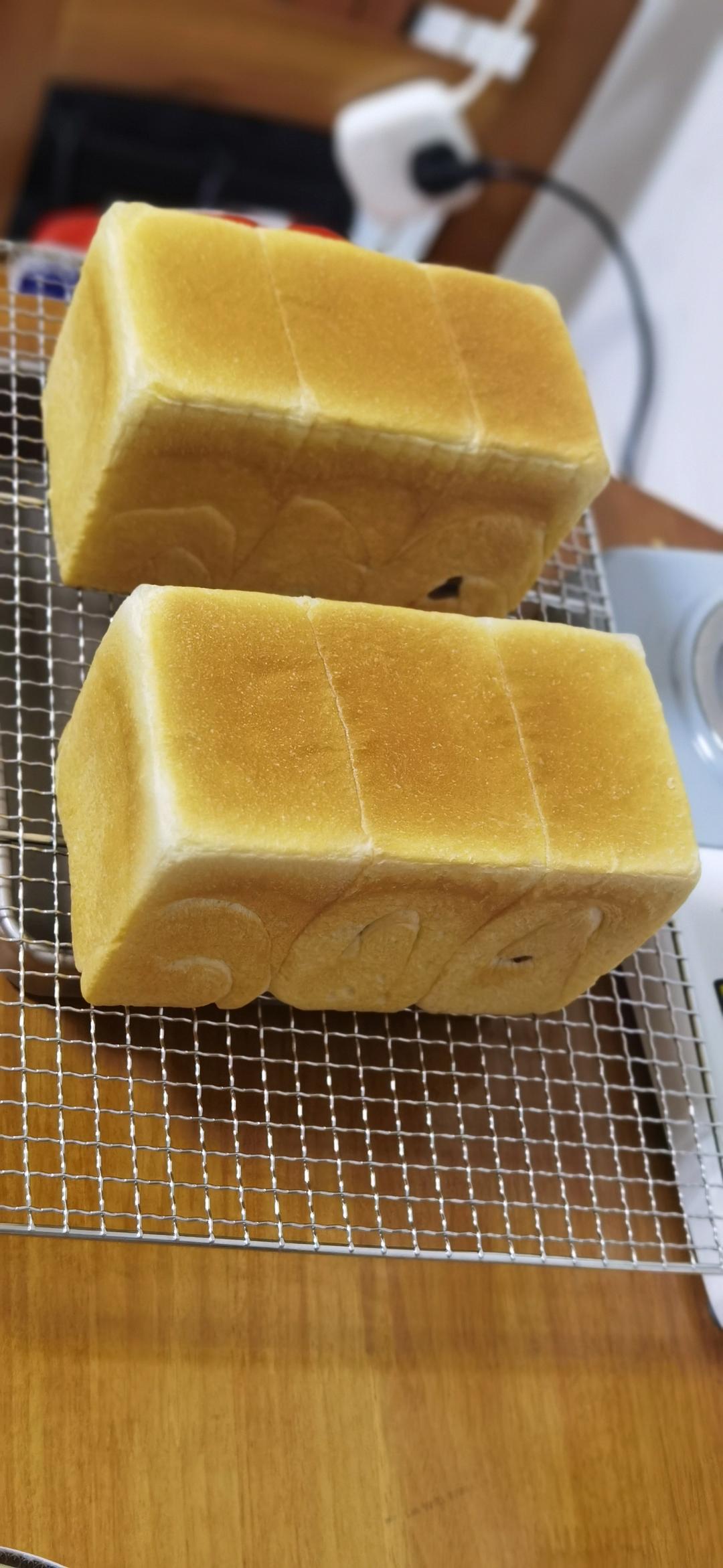 轻松揉出手套膜的水合法揉面