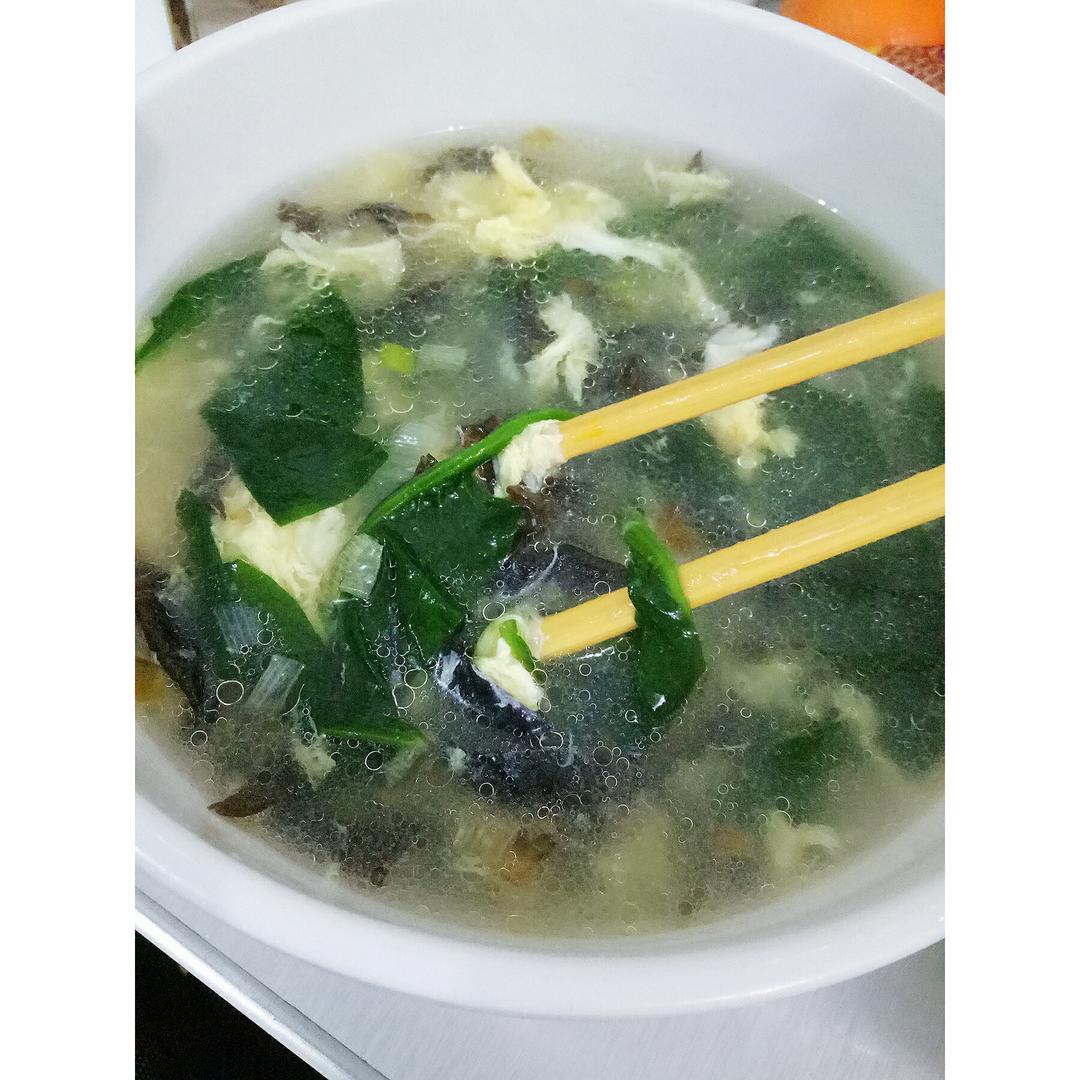 菠菜木耳汤——快手汤