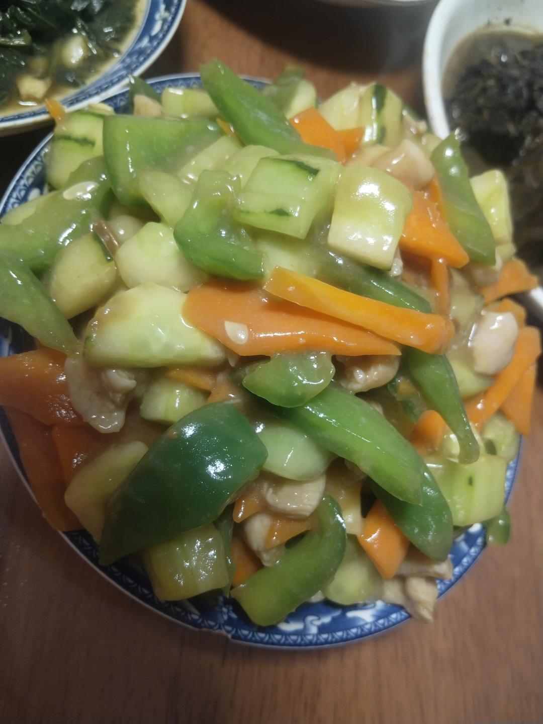 宫保鸡丁这么做简单易学好吃下饭