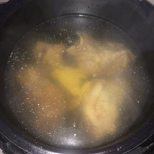 筒子骨冬瓜汤的做法 步骤3