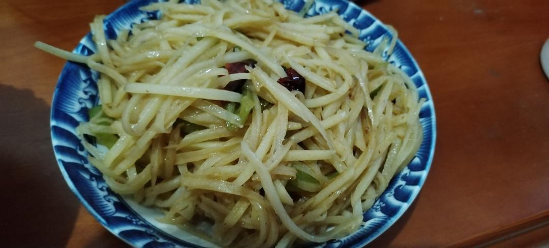 酸辣土豆丝的家常做法 超级下饭