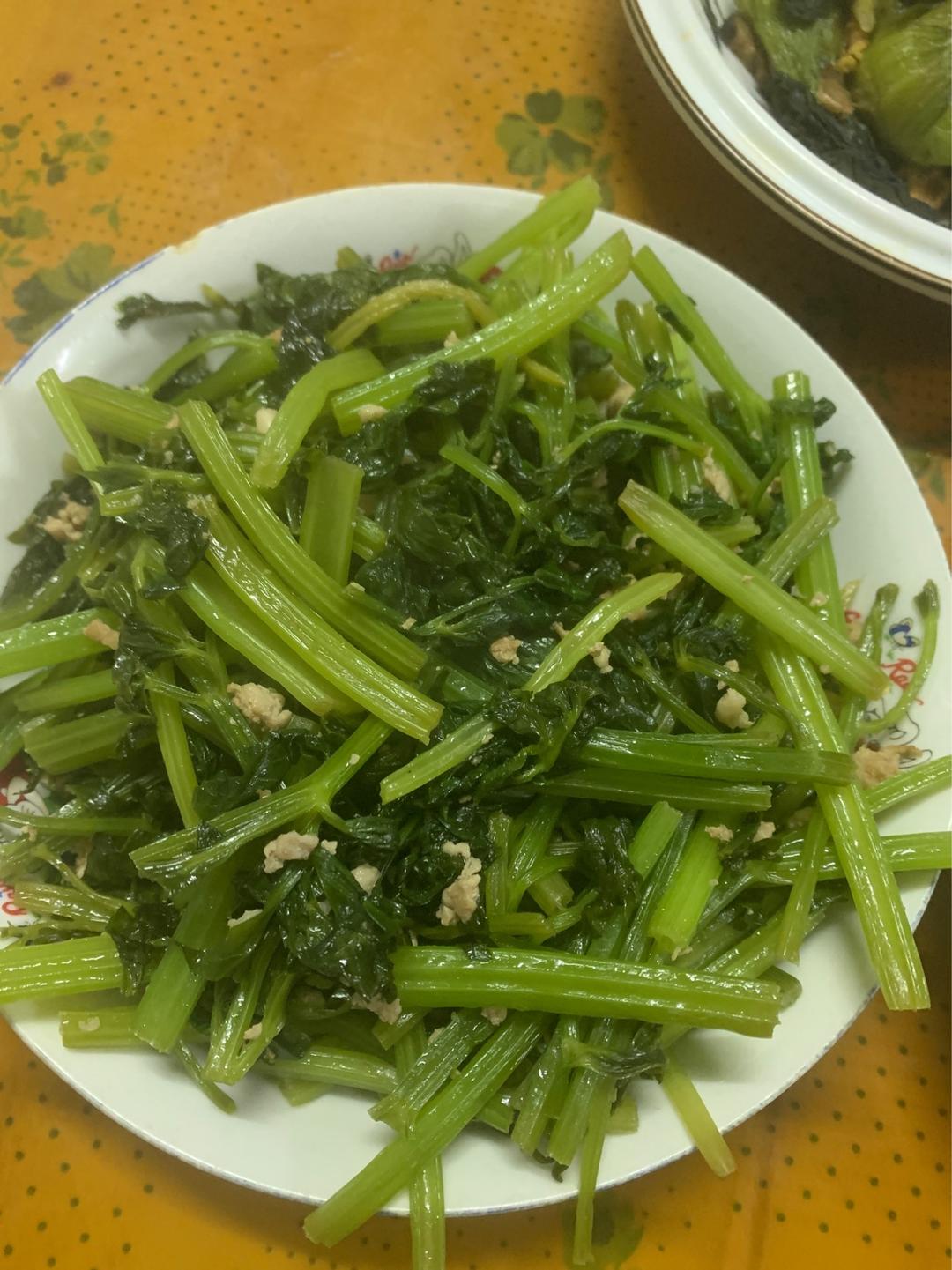 芹菜炒肉沫