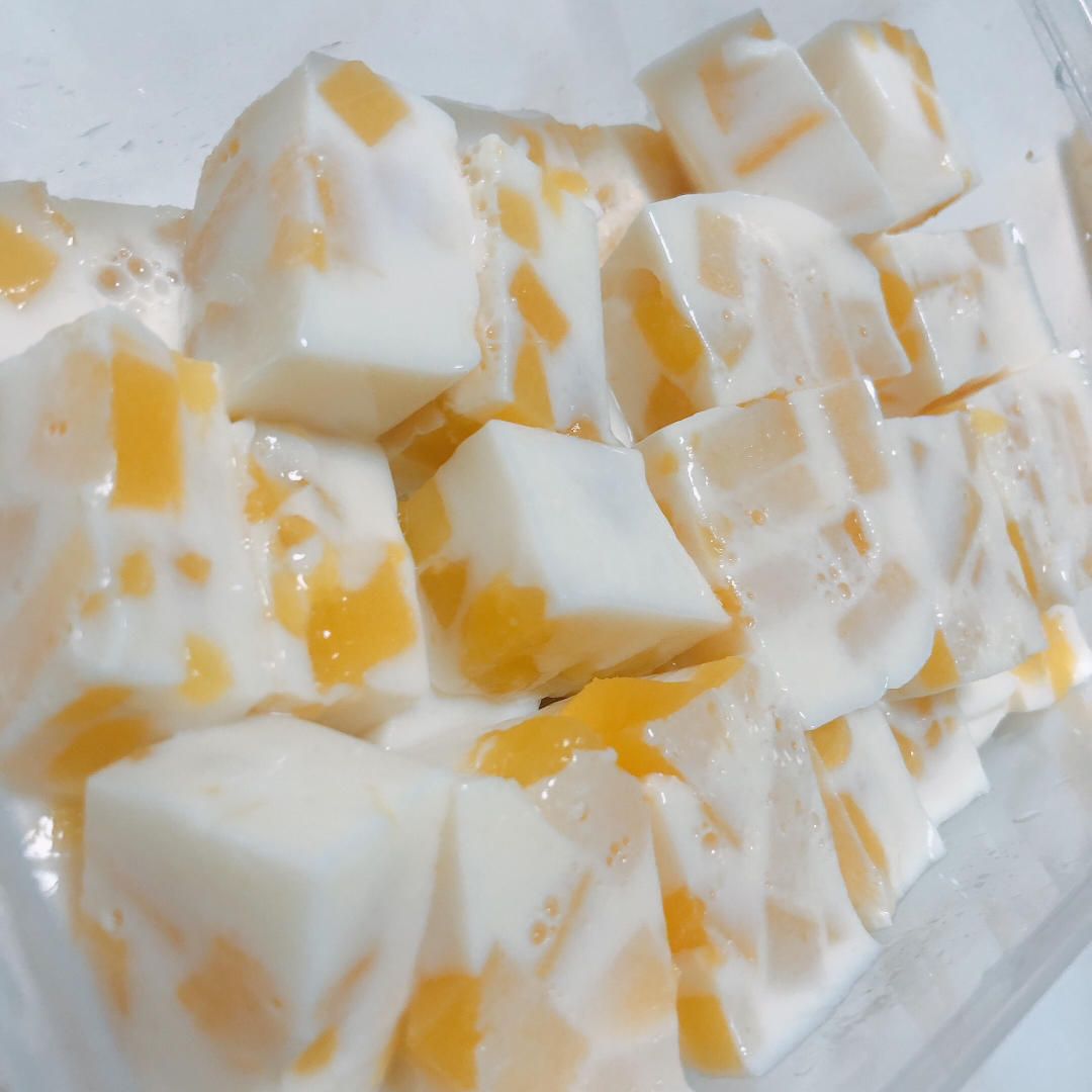 张茄茄做的牛奶芒果布丁白凉粉简易版