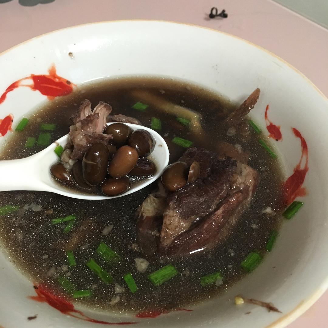 心儿_rnim做的排骨黑豆汤