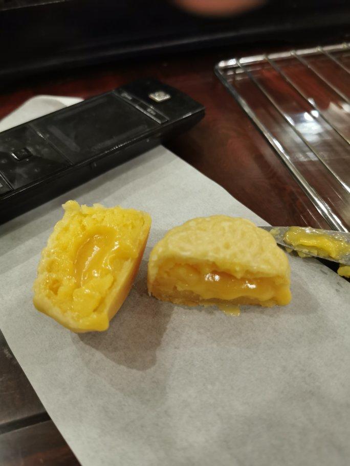 奶黄流心月饼