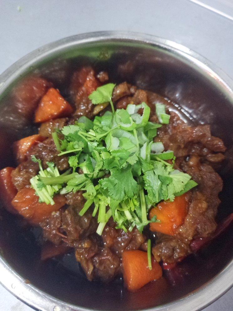 红烧牛肉土豆 （独家秘制）