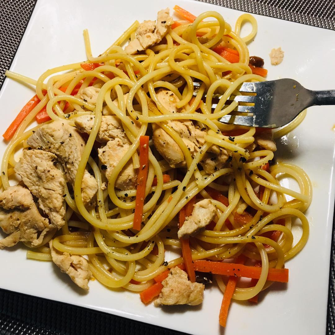 贼啦优秀的减肥鸡胸意面🍝（宿舍制作！一人食！走起）
