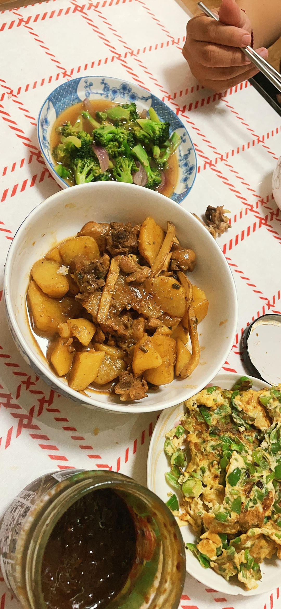 鸡腿肉炖土豆