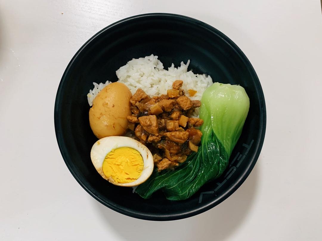 洋葱酥卤肉饭