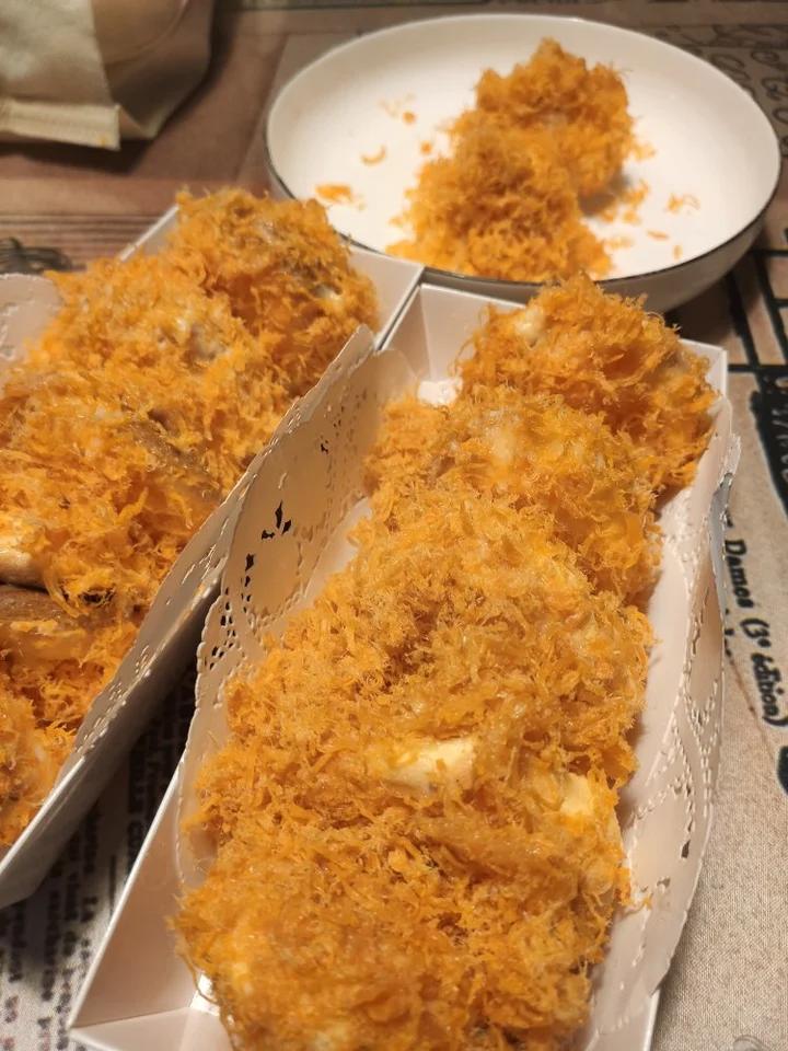 咸香松软的肉松小贝
