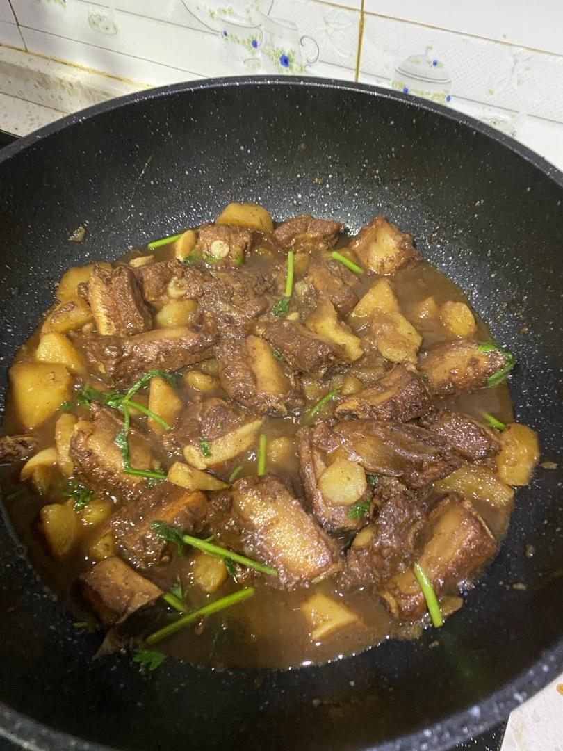 超级好吃的孕妇版土豆炖排骨