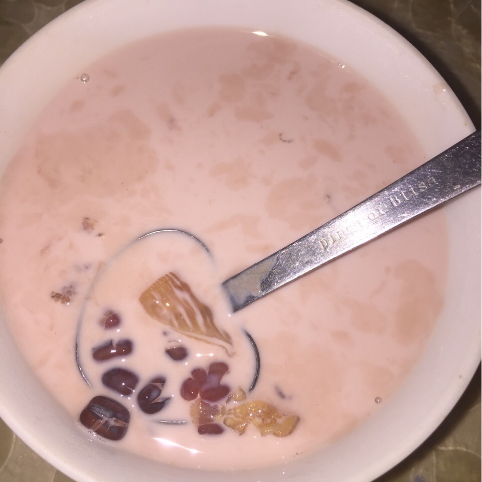 红豆鲜奶炖花胶