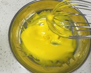 7月+宝宝蛋黄溶豆豆的做法 步骤2