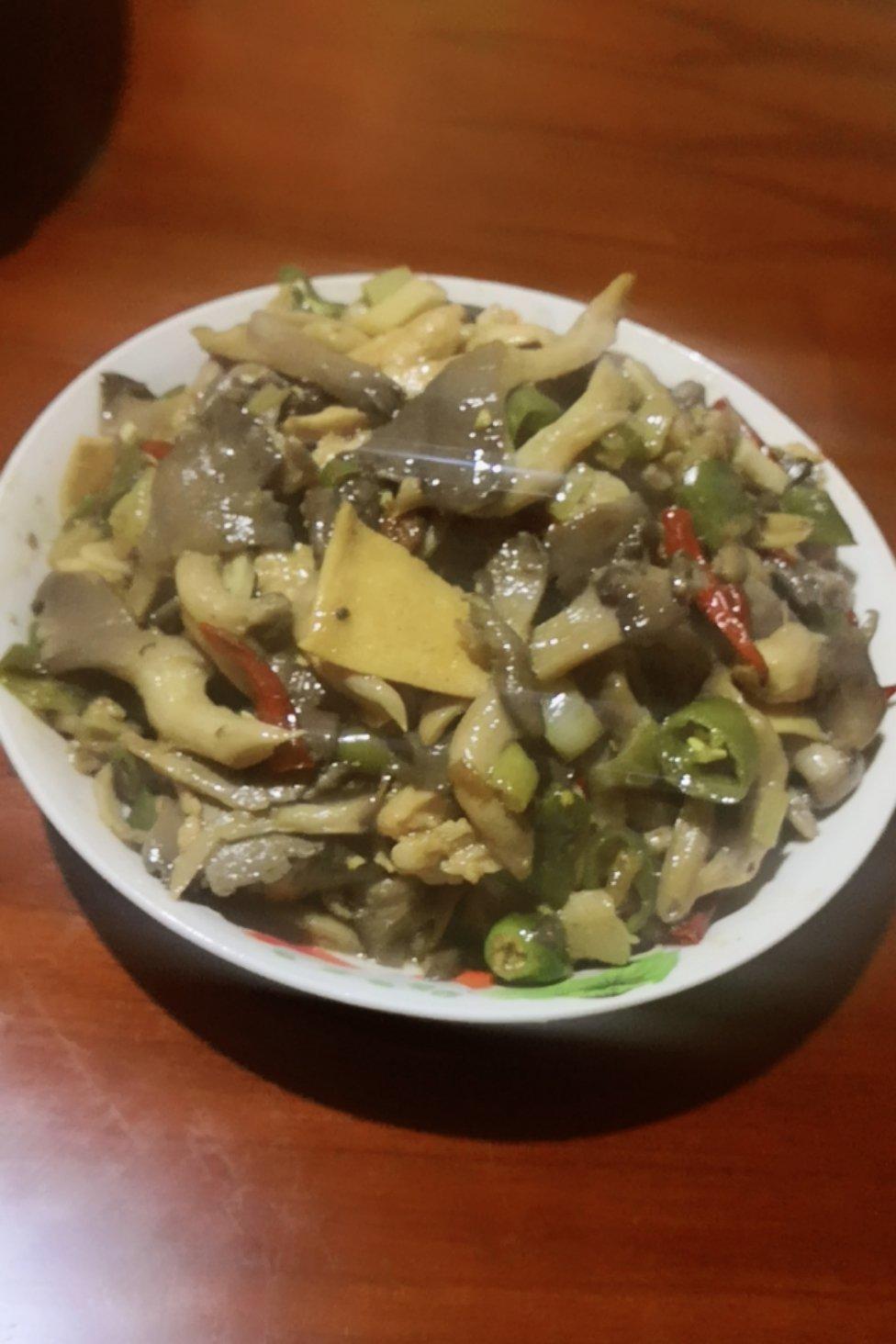 蘑菇炒肉