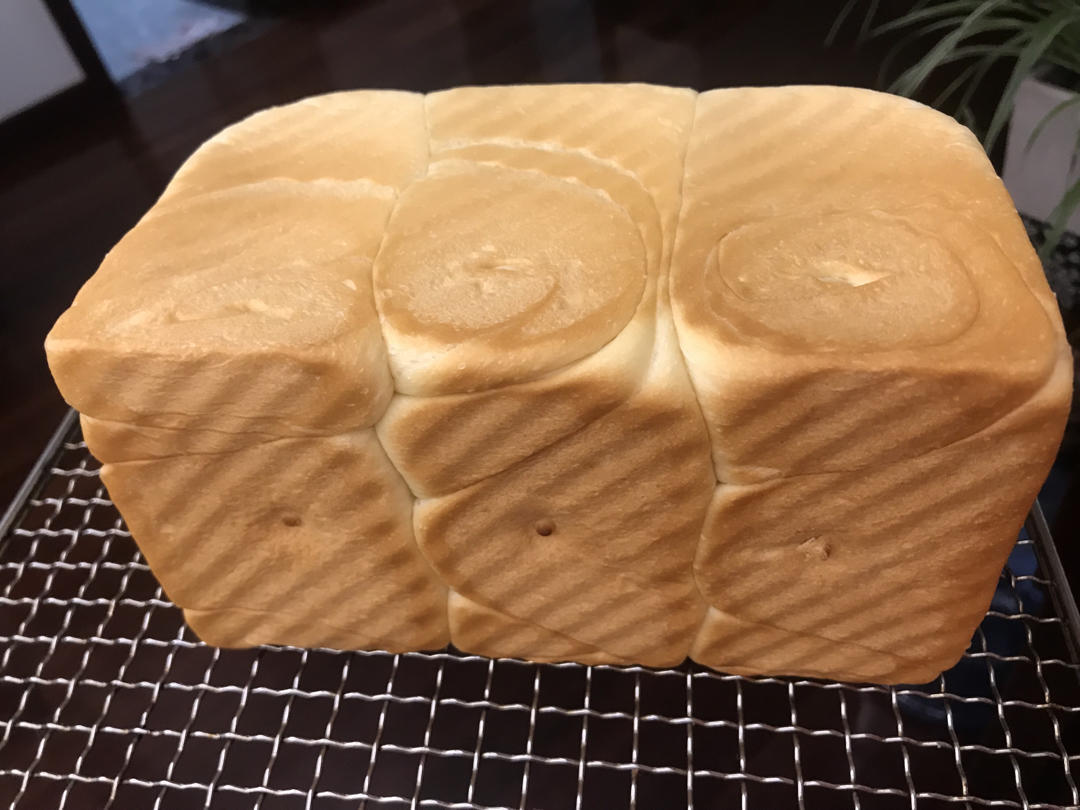 吐司，奶香手撕面包，超级香浓