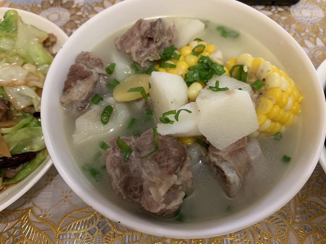 排骨山药玉米汤