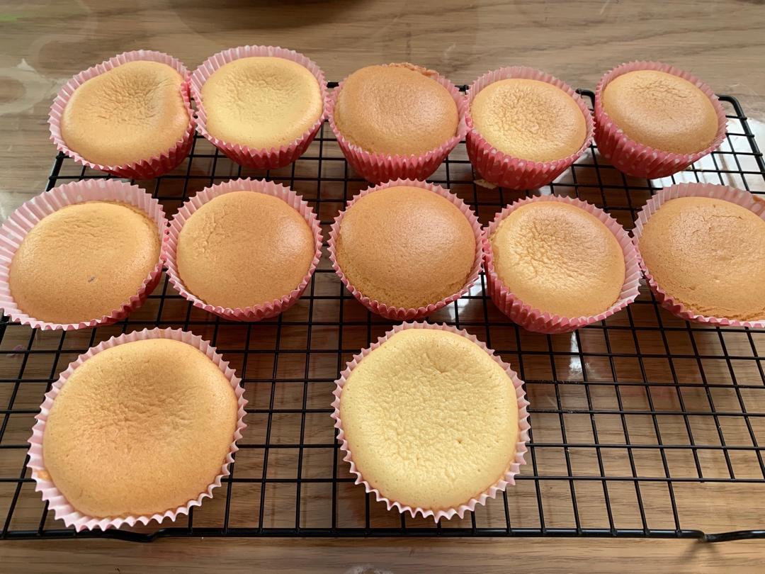 纸杯蛋糕 8寸戚风蛋糕的量