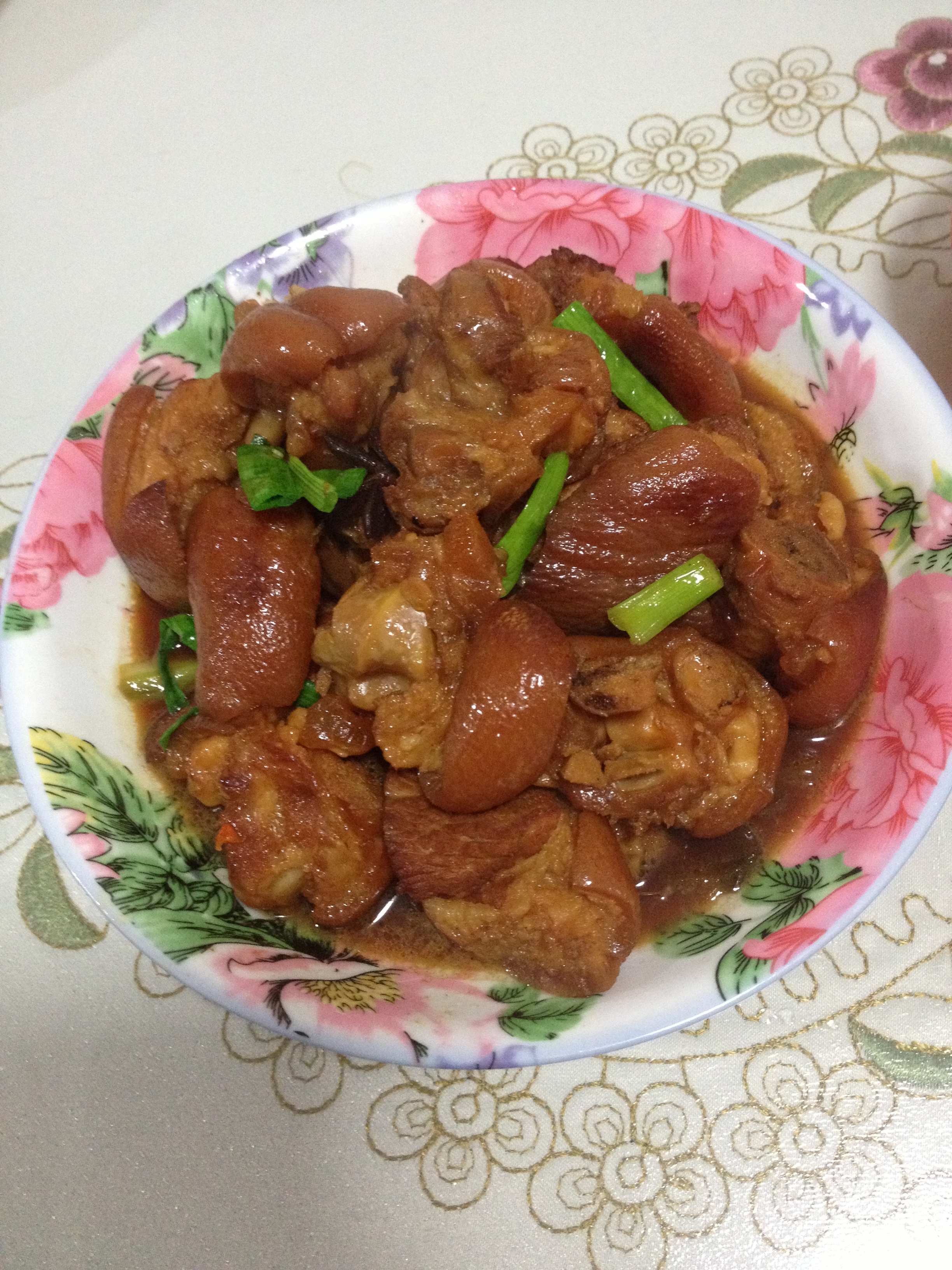 美味的家常菜：红烧猪蹄