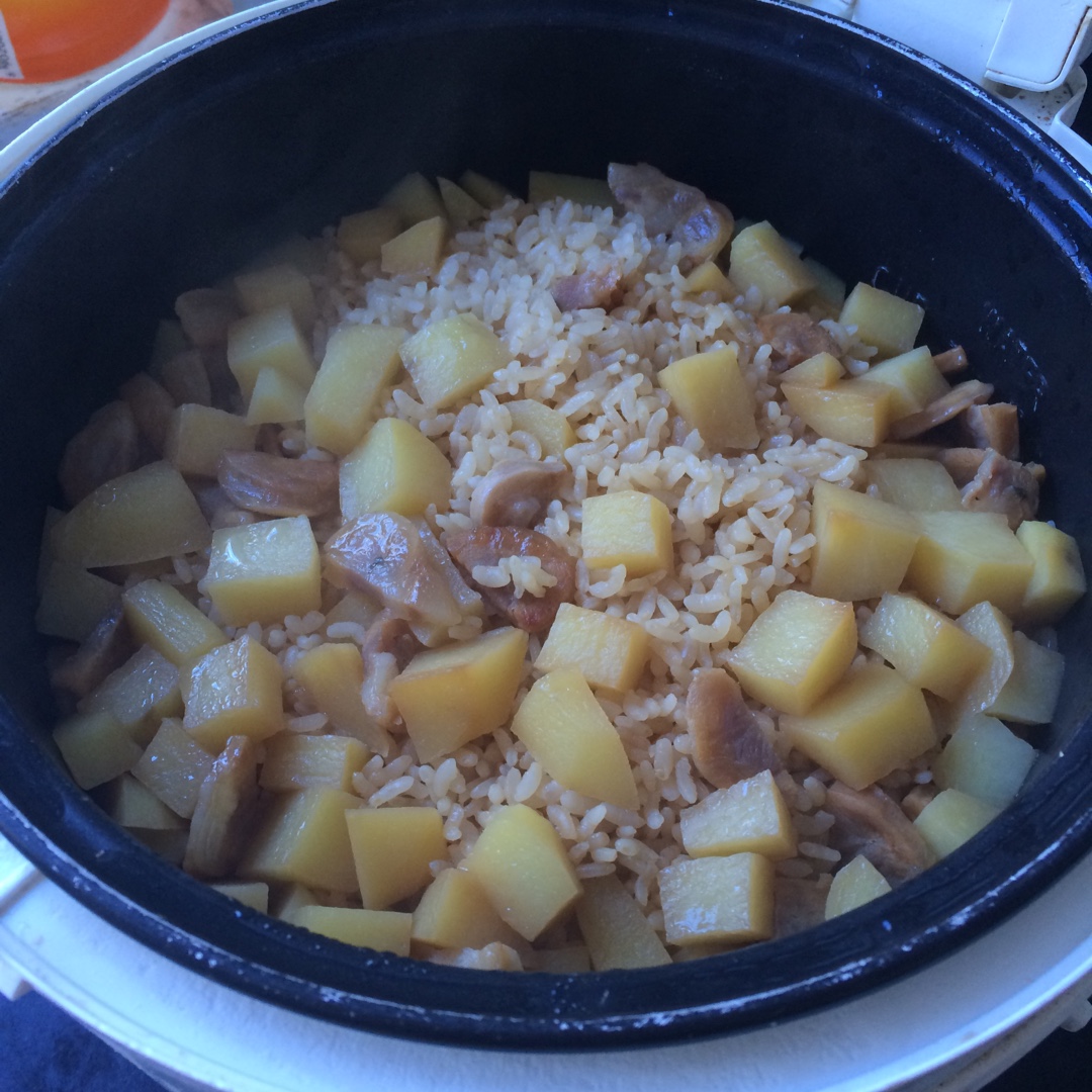 香肠土豆焖饭【一人也要吃好版】