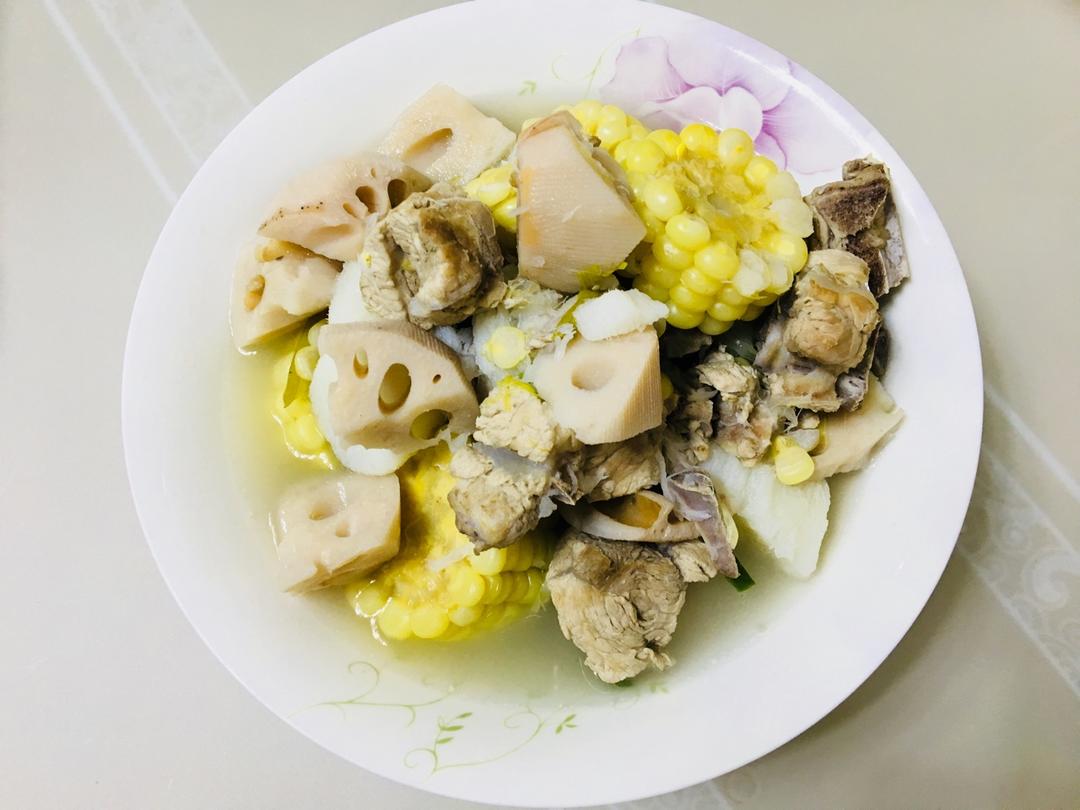山药玉米莲藕排骨汤