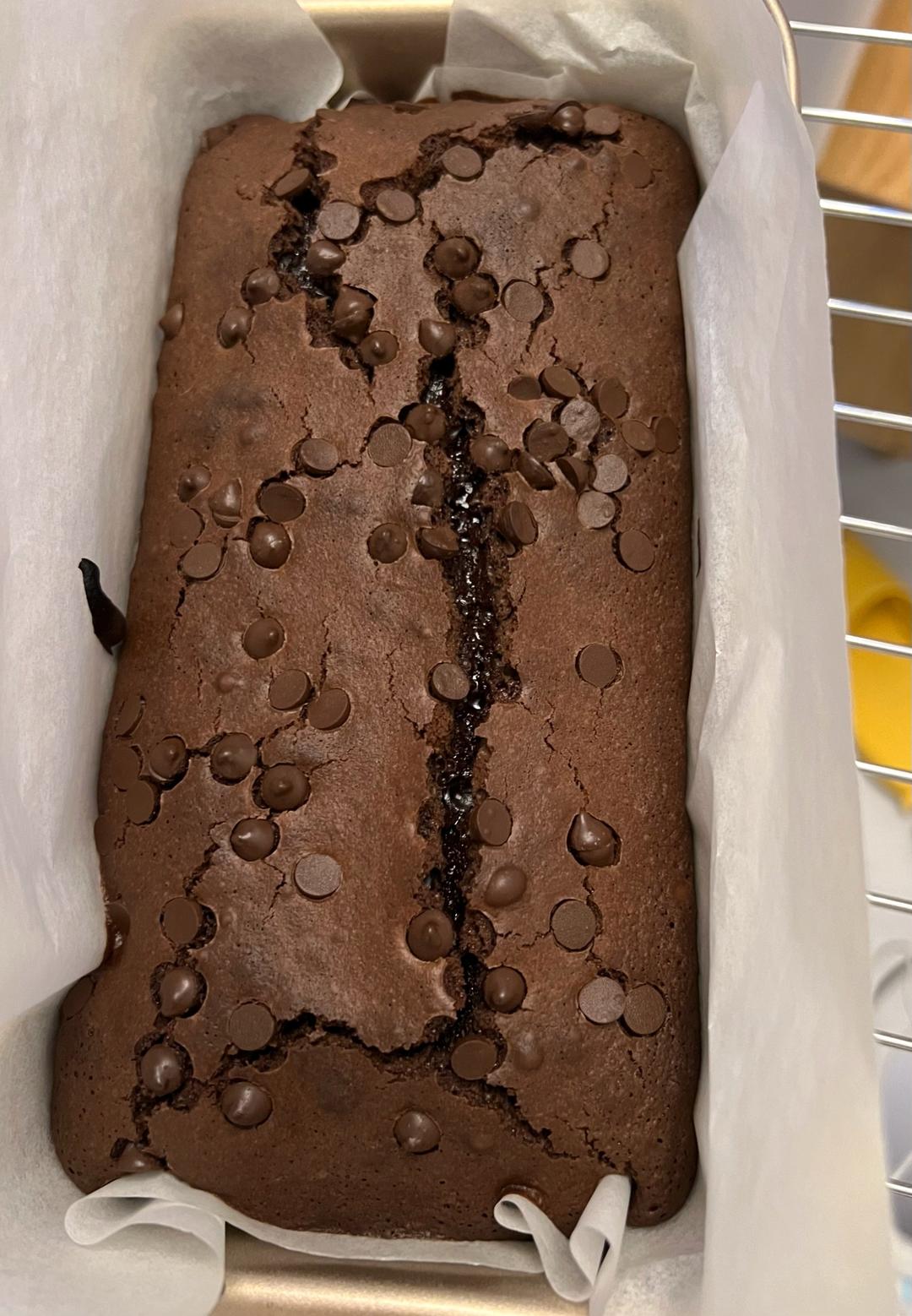 香味浓郁的巧克力布朗尼蛋糕