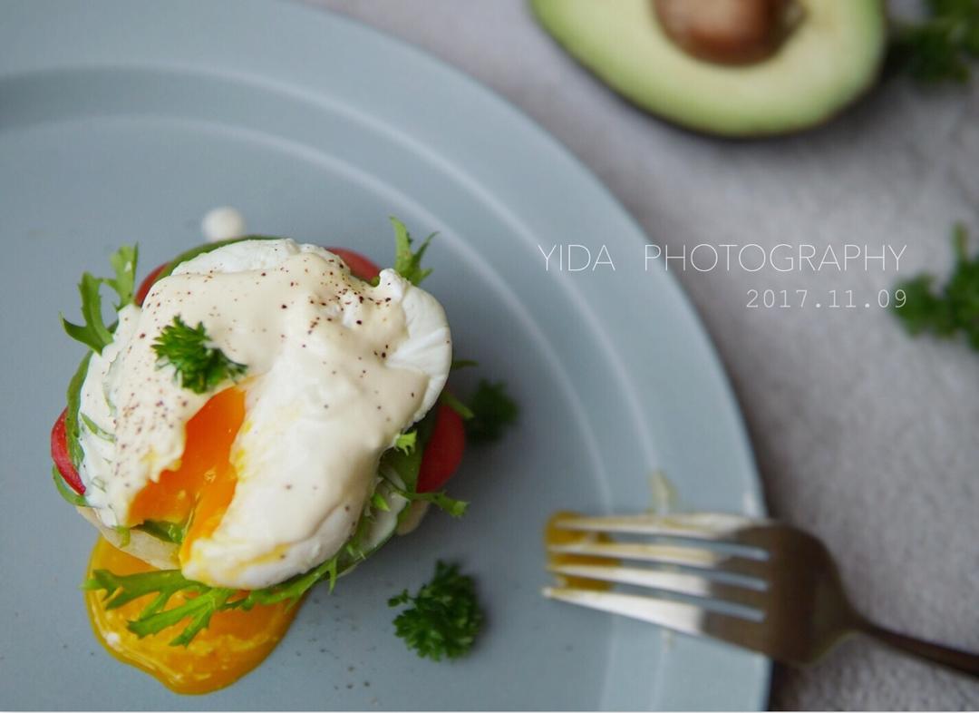 班尼迪克蛋（牛油果培根版）