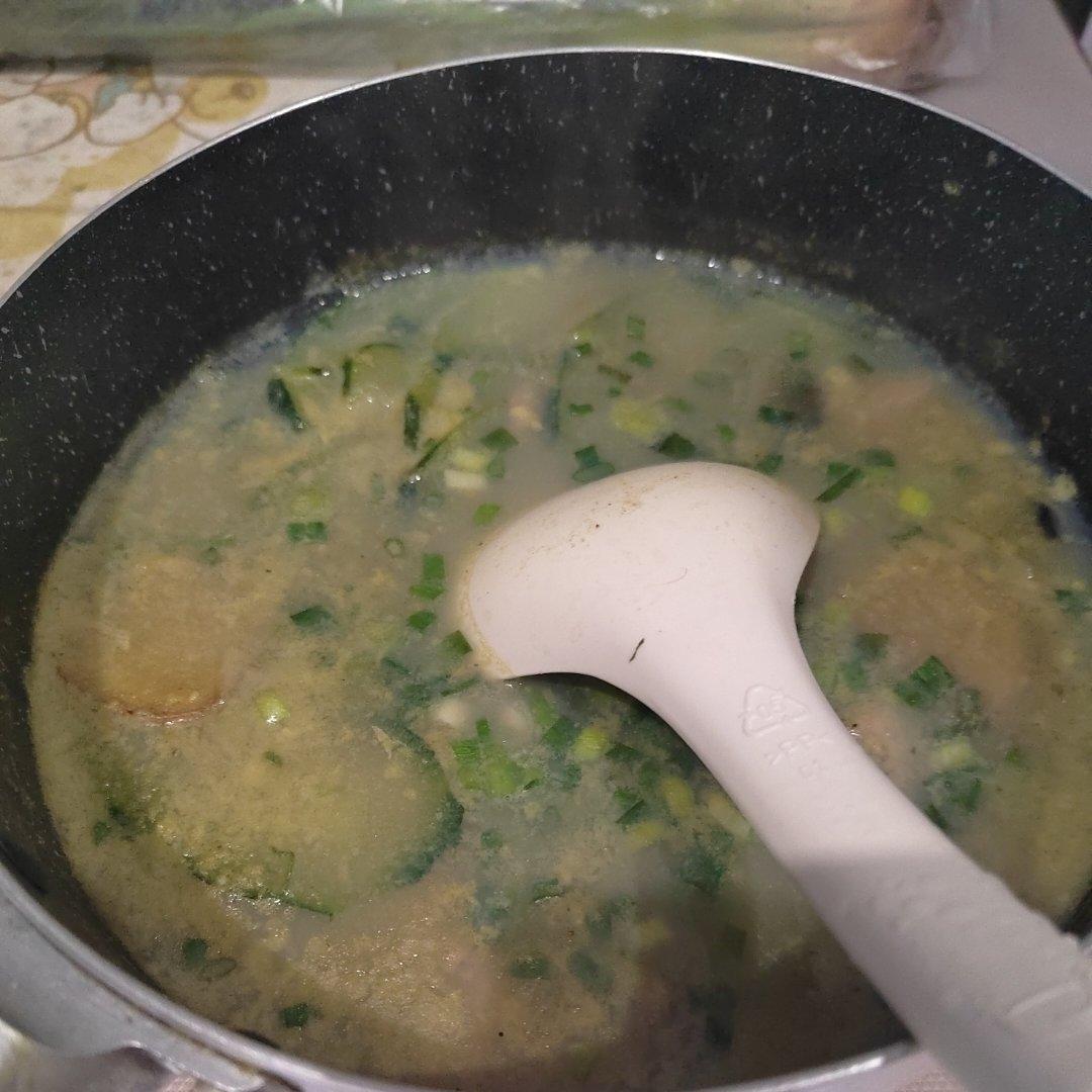 皮蛋黄瓜汤 超级美味