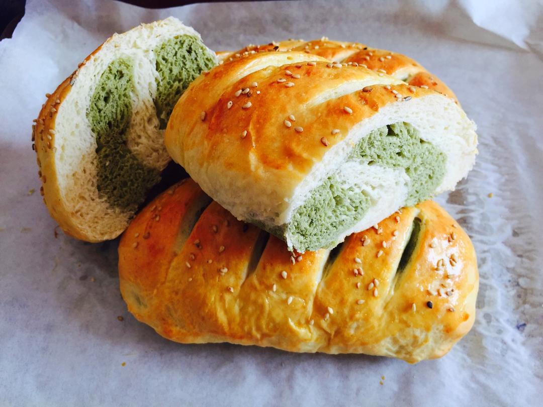 抹茶双色豆渣面包