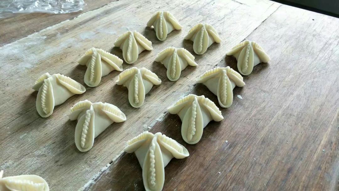 一百_分享作品 2018年08月06日冠顶饺,上课做的,鲜肉馅 !