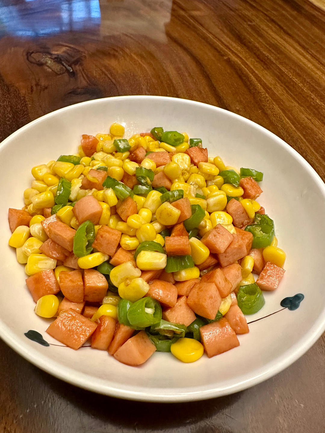 下饭菜！好吃香甜的清炒玉米粒火腿肠