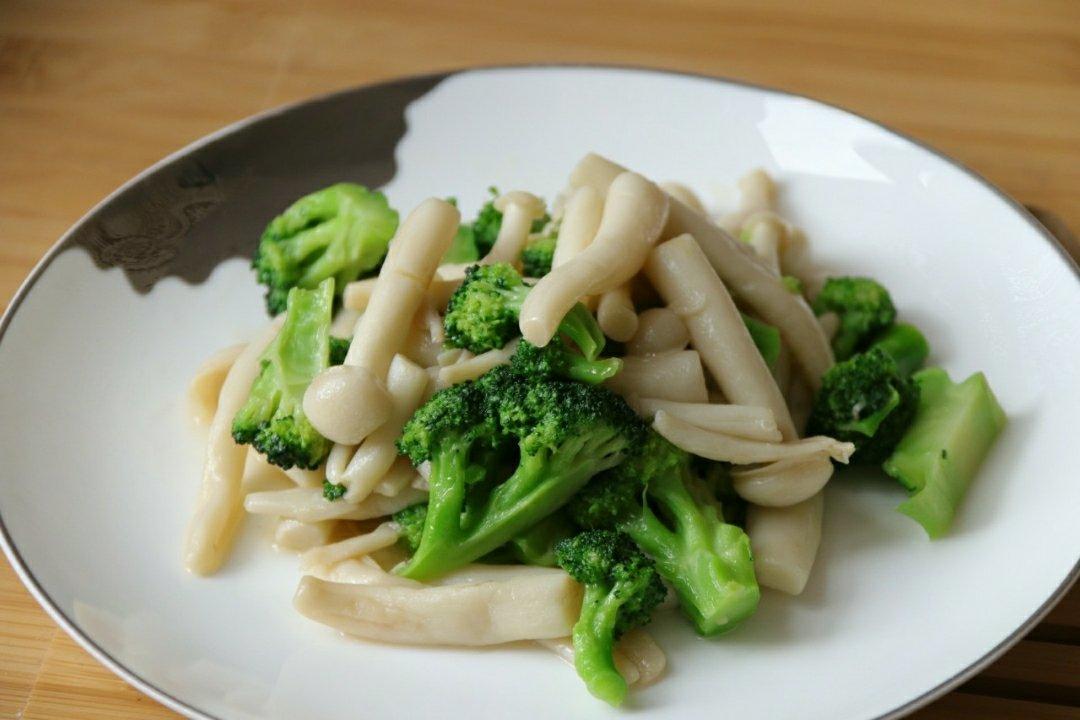 白玉菇炒西兰花