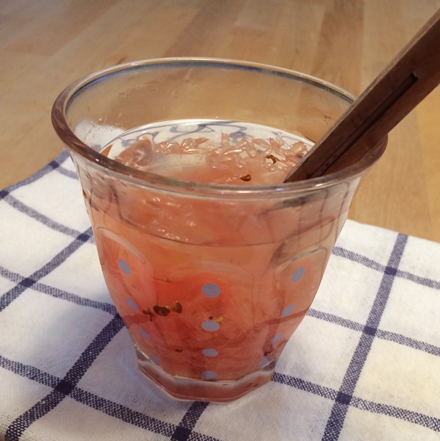 葡萄柚苏打蜜饮