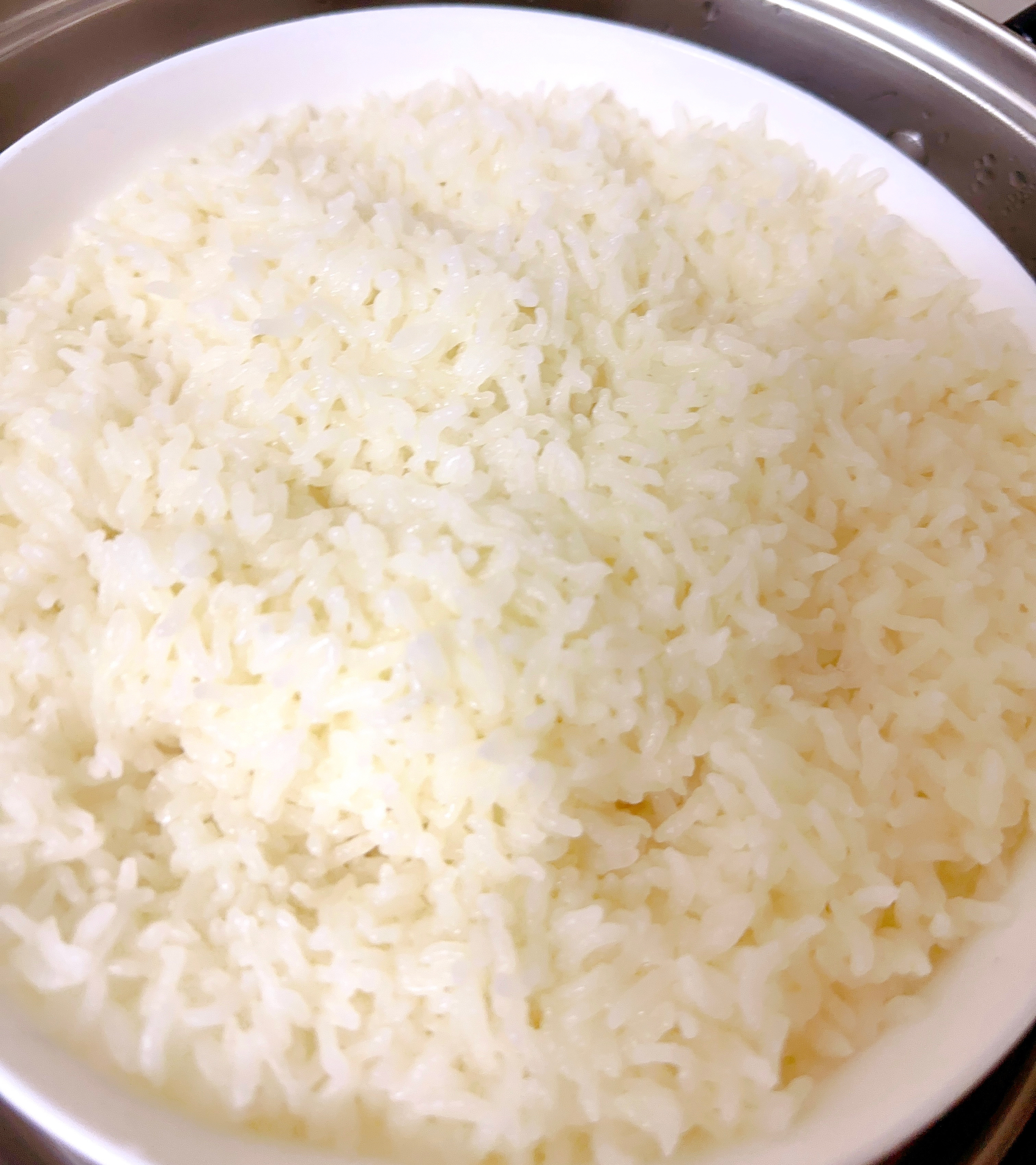 如果你家牛奶吃不完，那就拿来做牛奶蒸米饭的做法