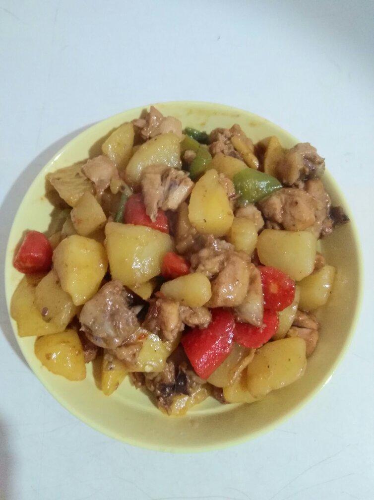 土豆烧鸡腿肉