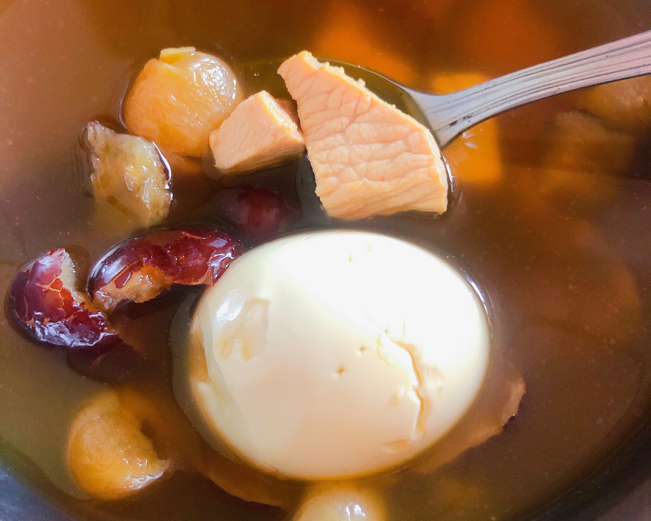 阿胶红枣炖瘦肉汤的做法