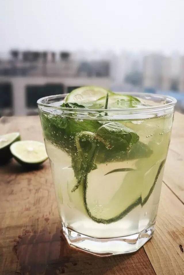 绿意盎然菠萝味莫吉托