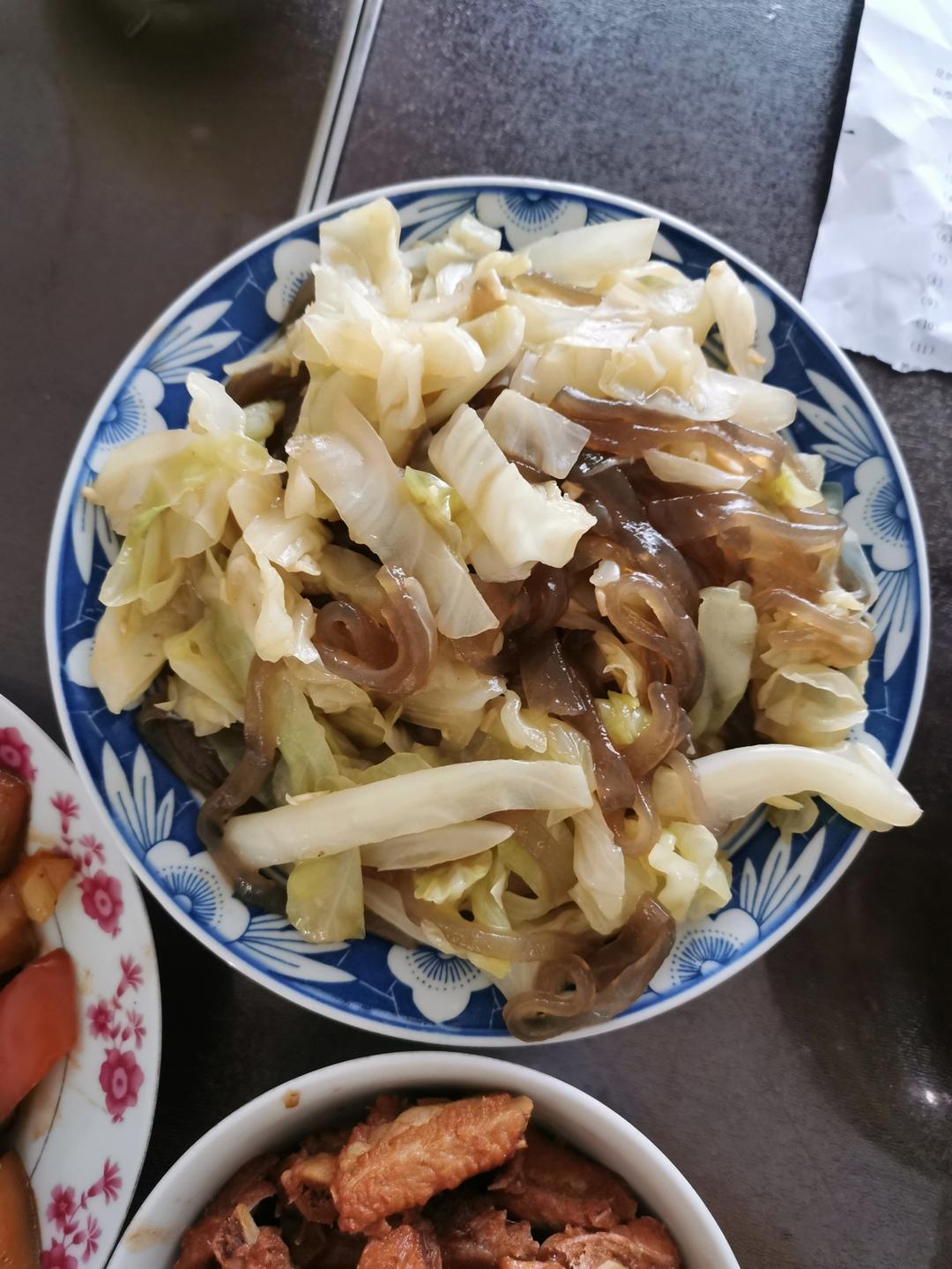 最近爱吃粉丝粉条～包菜炒粉丝