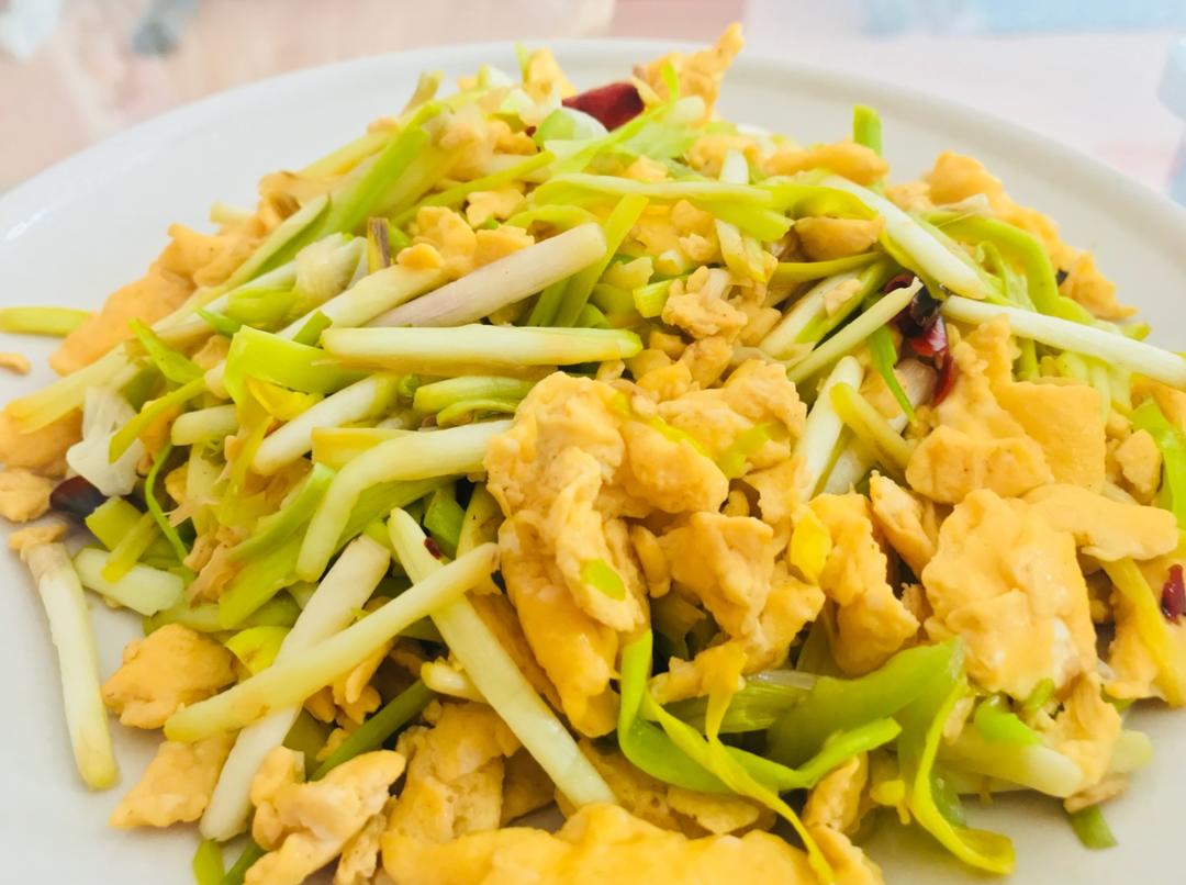 蒜苗炒鸡蛋