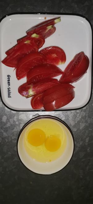 早餐丶西红柿鸡蛋炒面的做法 步骤1