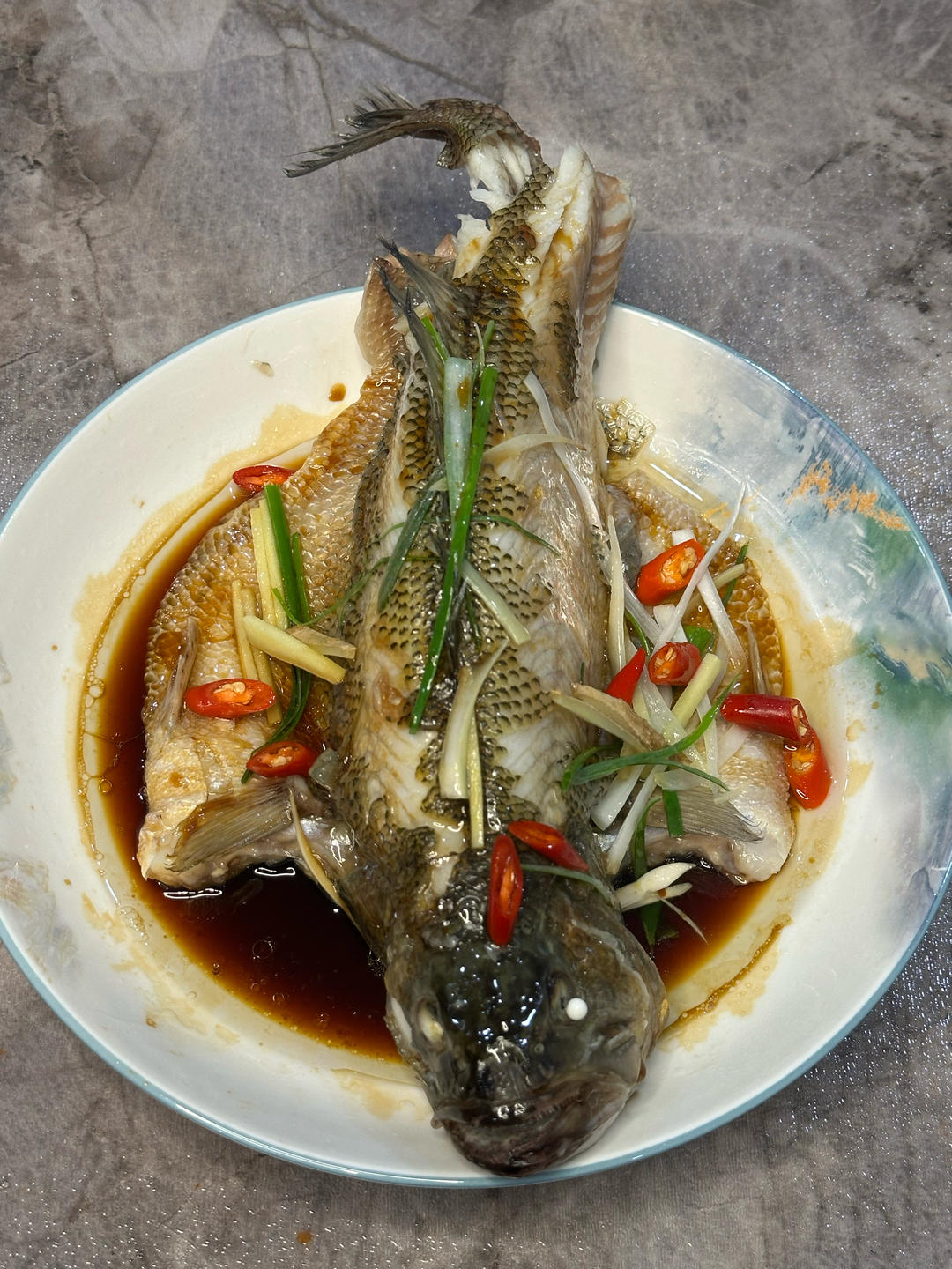 10分钟做 清蒸鲈鱼 （附切鱼图解）