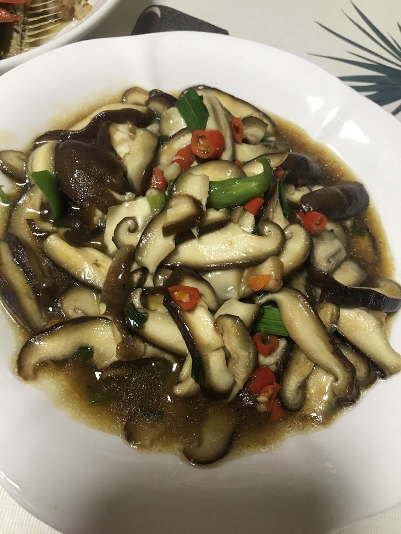 香菇这样炒比肉都好吃😋素炒香菇