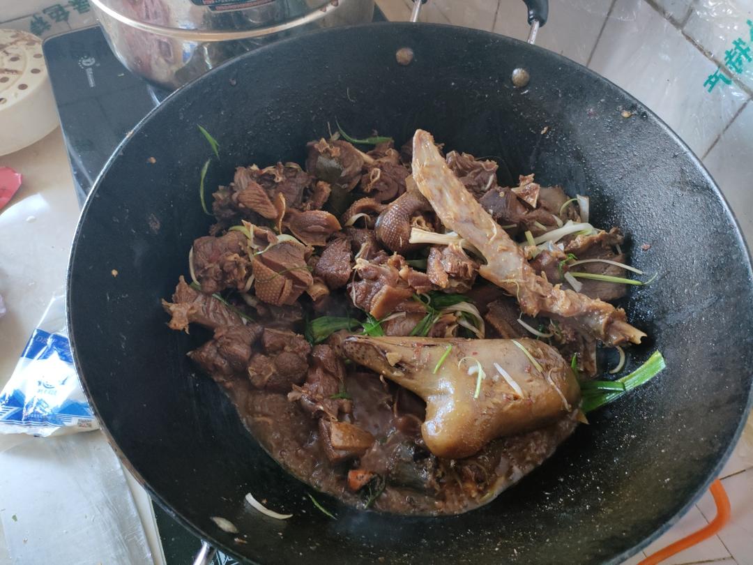 铁锅炖鹅的做法