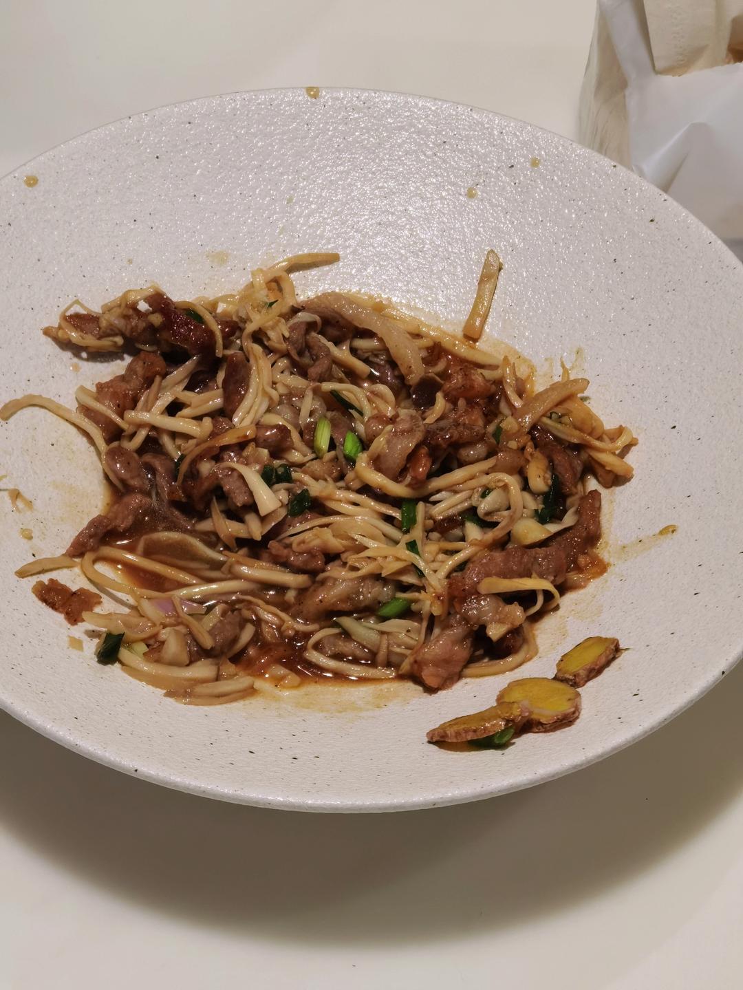 杏鲍菇炒肉丝