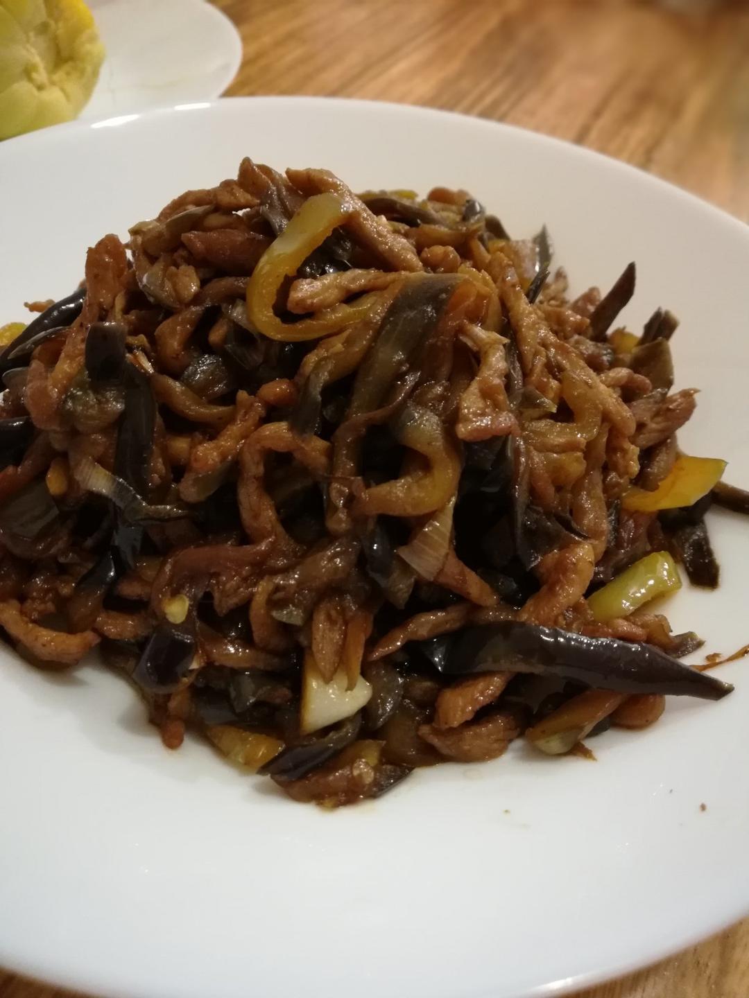 堂妈小厨——辣椒炒茄丝