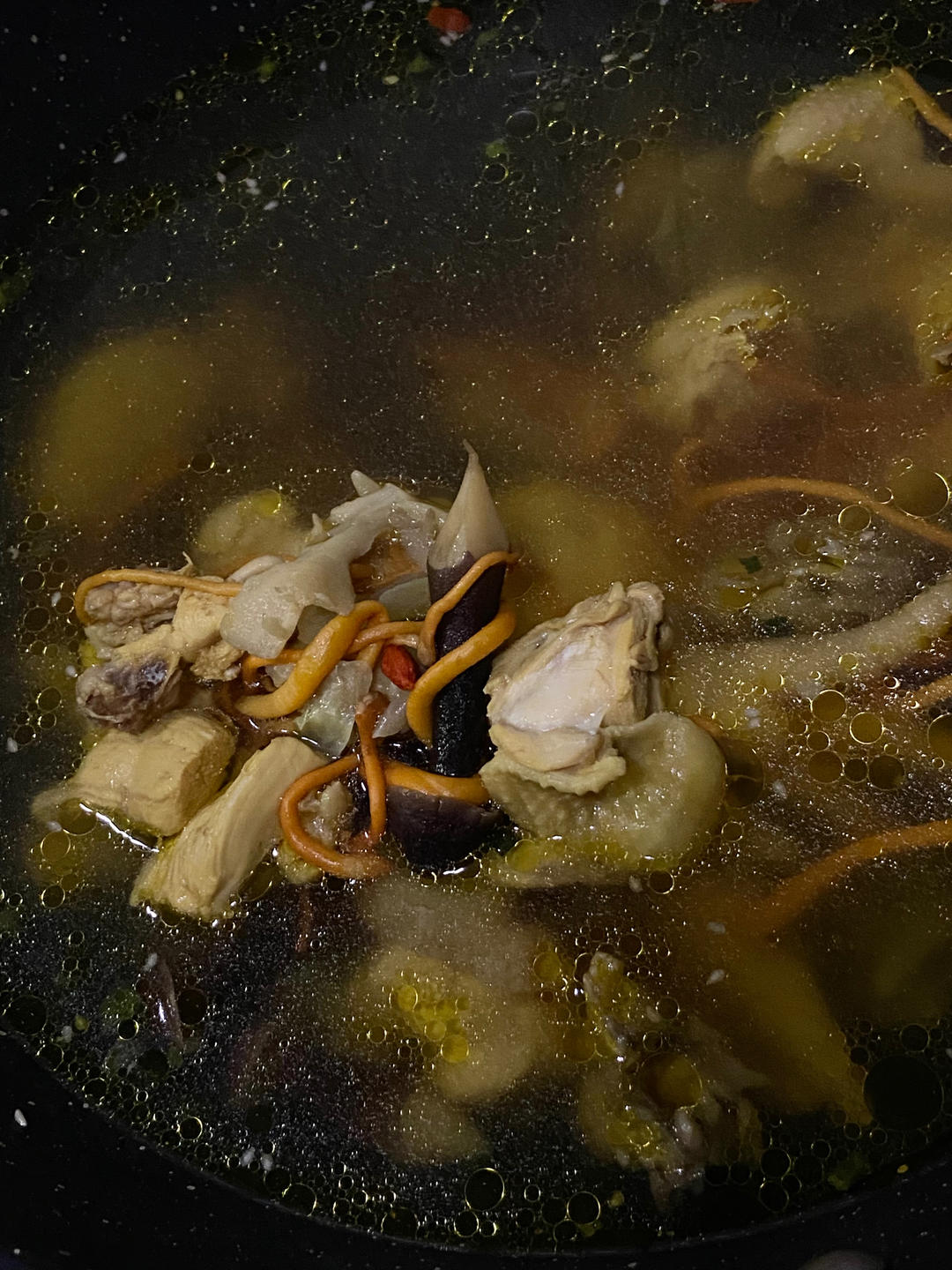 奶奶教的鲜香肥美香菇炖鸡汤
