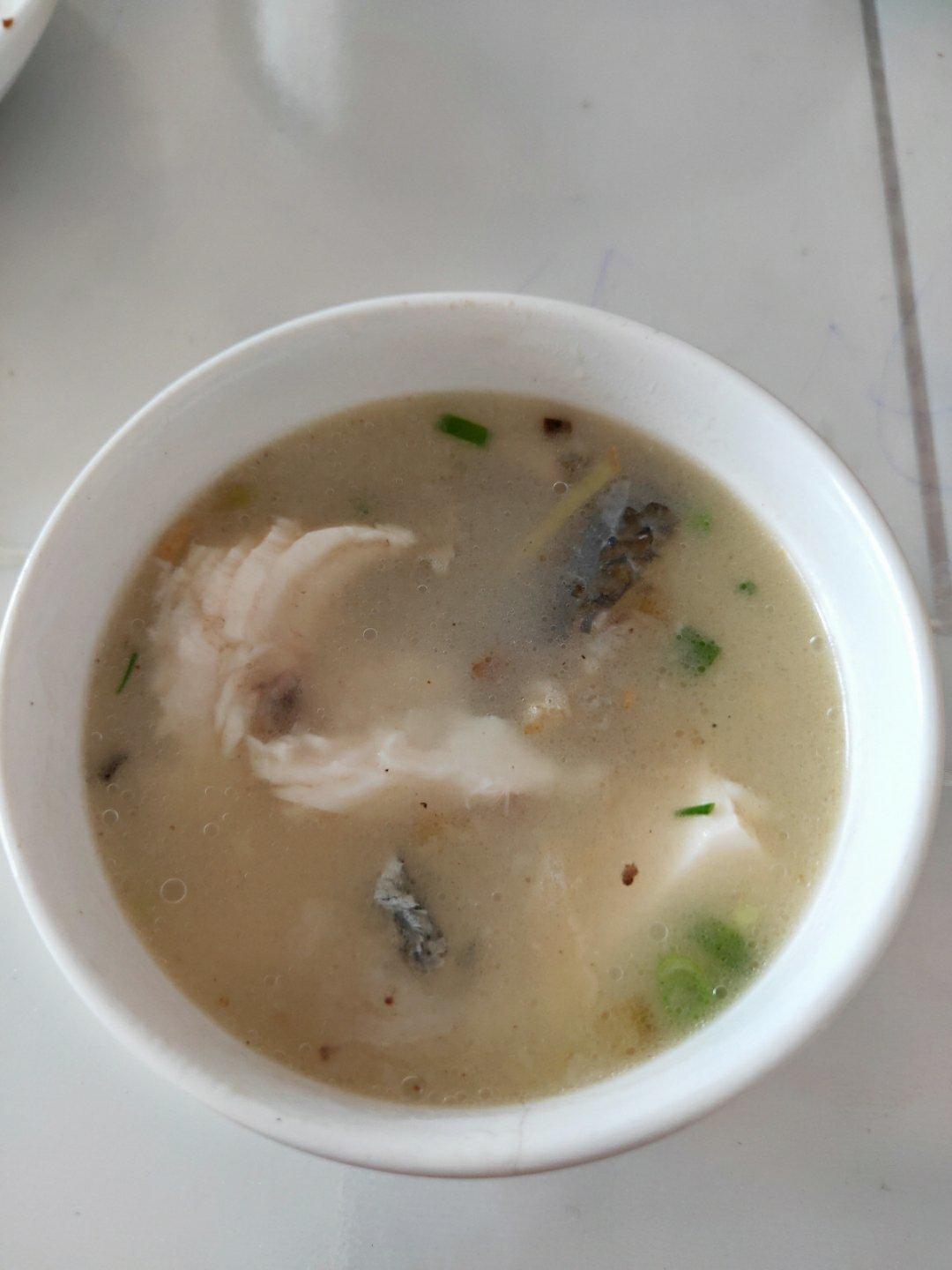 鲫鱼豆腐汤