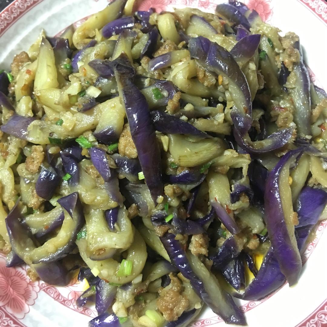 清爽少油又入味的家常炒茄子